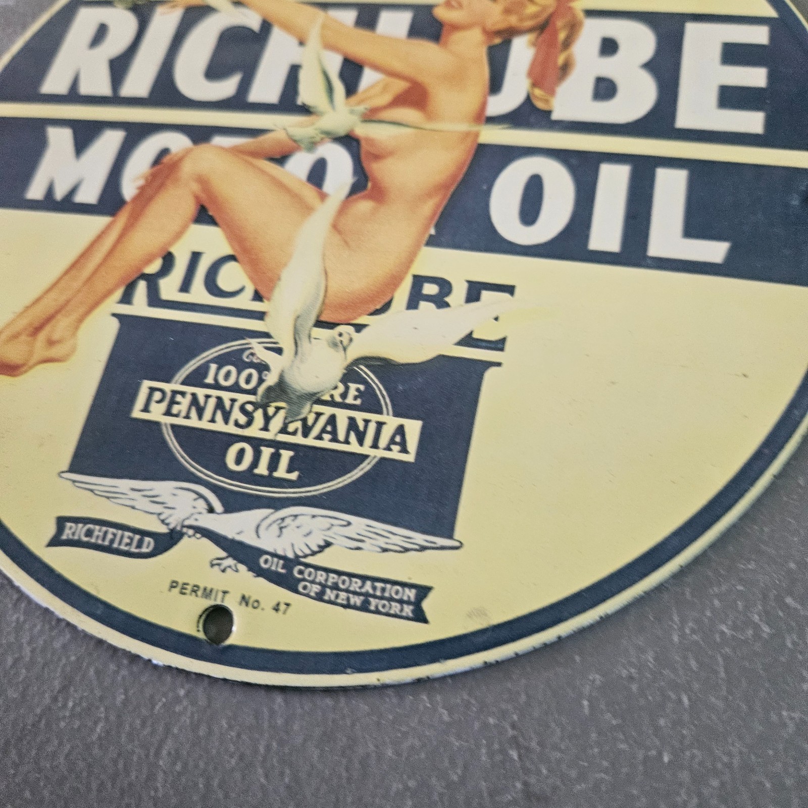 VINTAGE PORCELAIN RICHLUBE GAS & OIL STATION PUMP PLATE GARAGE MAN CAVE SIGN