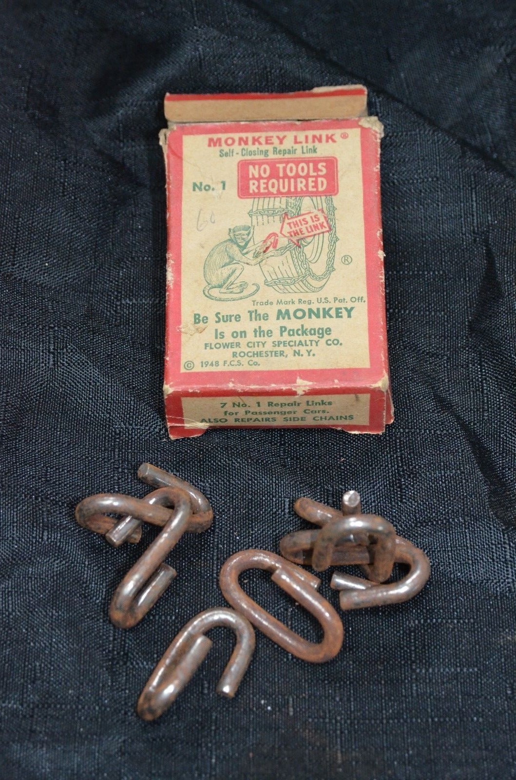 MONKEY LINK TIRE CHAIN Repair Kit Vintage Automobile Advertising 1940s Red Green