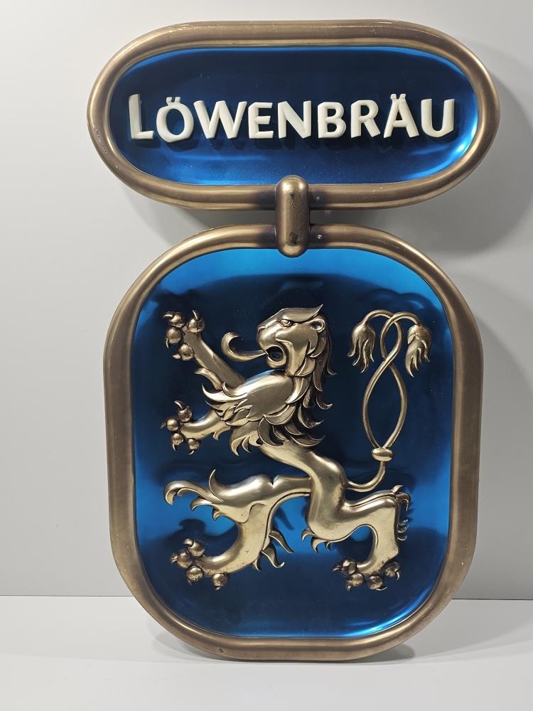 VINTAGE LOWENBRAU 3-D LION BEER (P13018576)