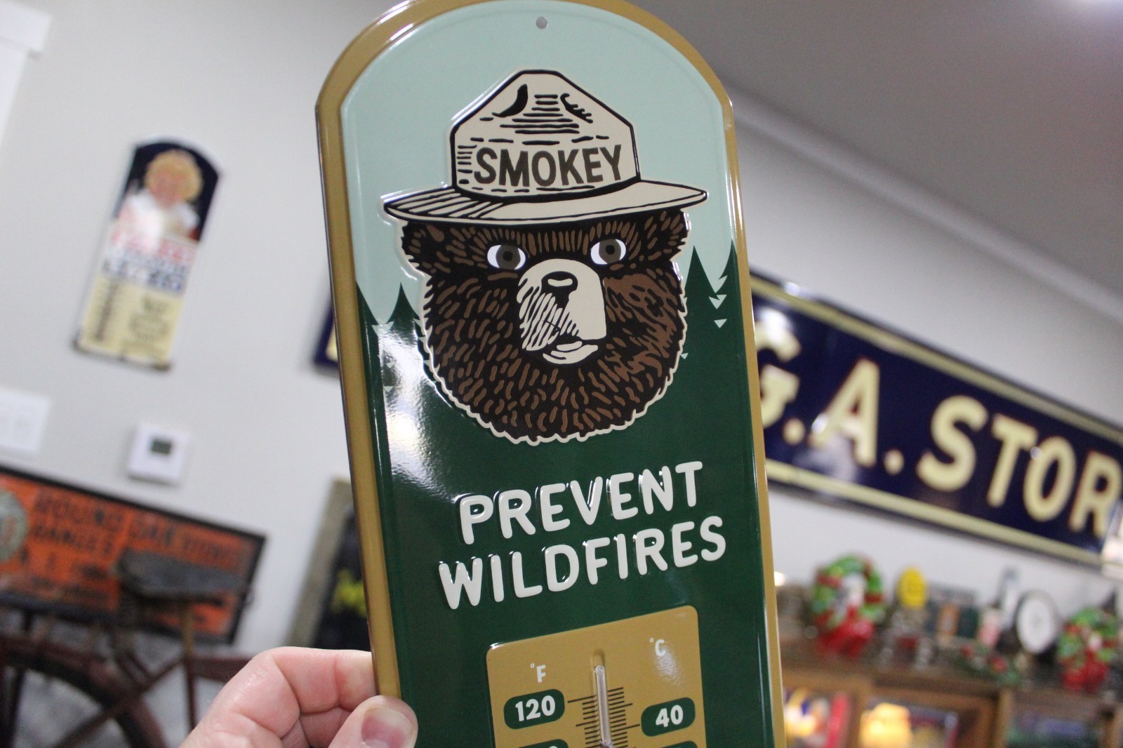 RARE US FOREST SMOKEY BEAR PREVENT FIRES EMBOSSED PAINTED METAL THERMOMETER SIGN