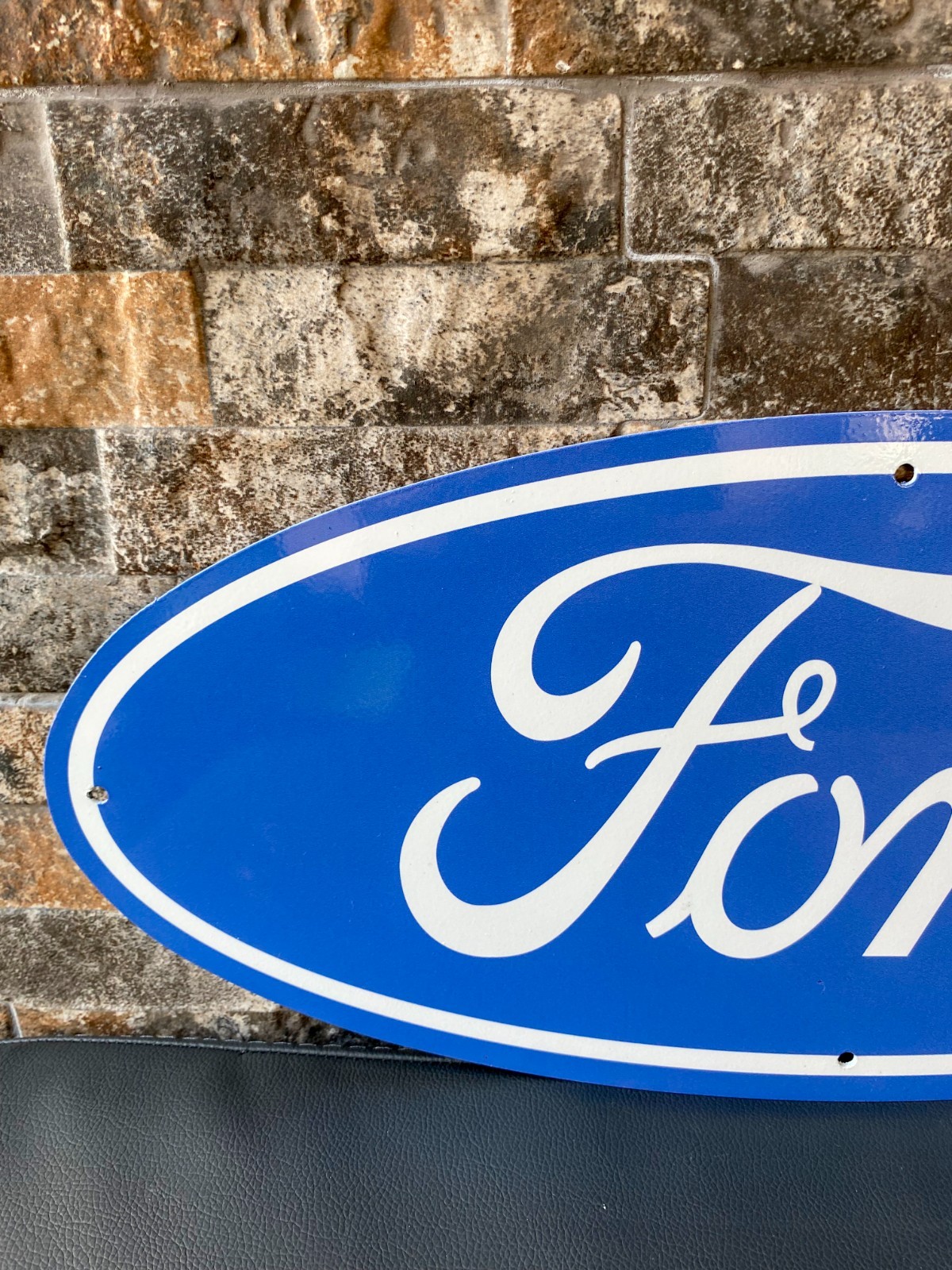 Ford Oval Emblem – Heritage Heavy Metal Sign 20×45 cm (7.8”×17.7”)