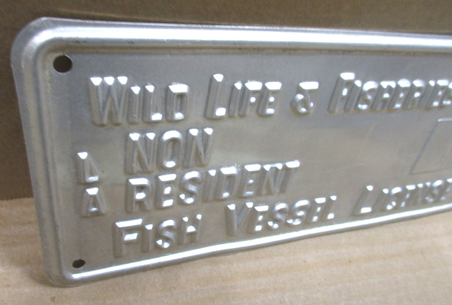 FISH VESSEL License TAG PLATE – LOUISIANA 1976- Wild Life Fisheries VINTAGE SIGN