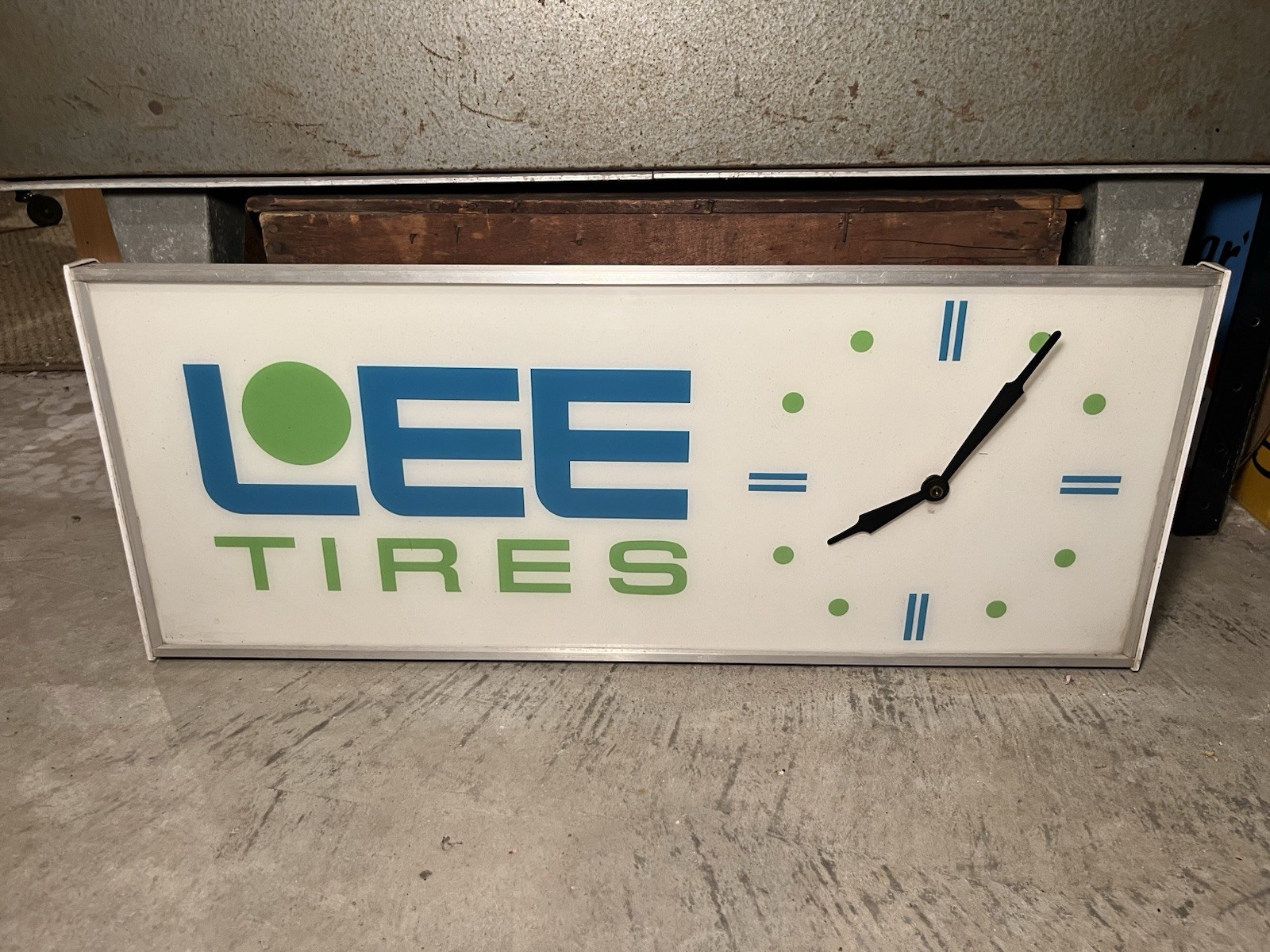 Vintage Lee Tires Clock