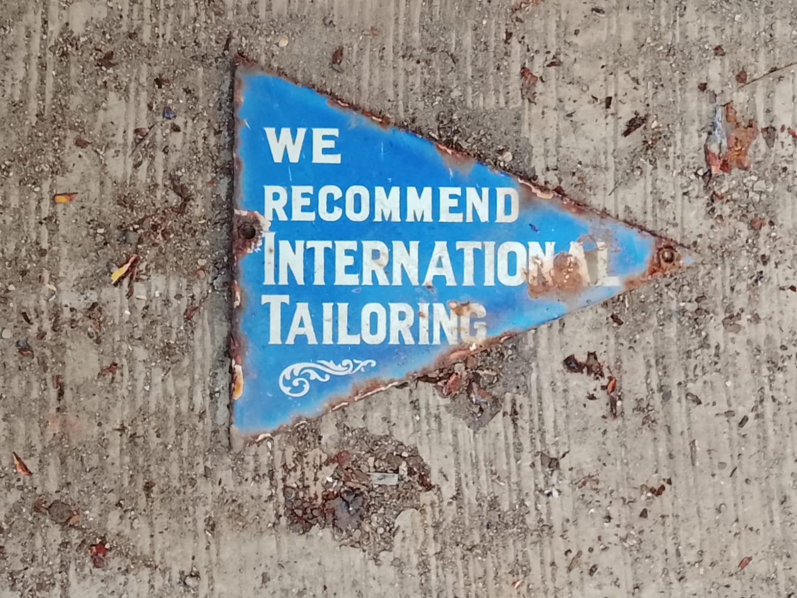 PORCELAIN INTERNATIONAL ENAMEL SIGN 6X4 INCHES