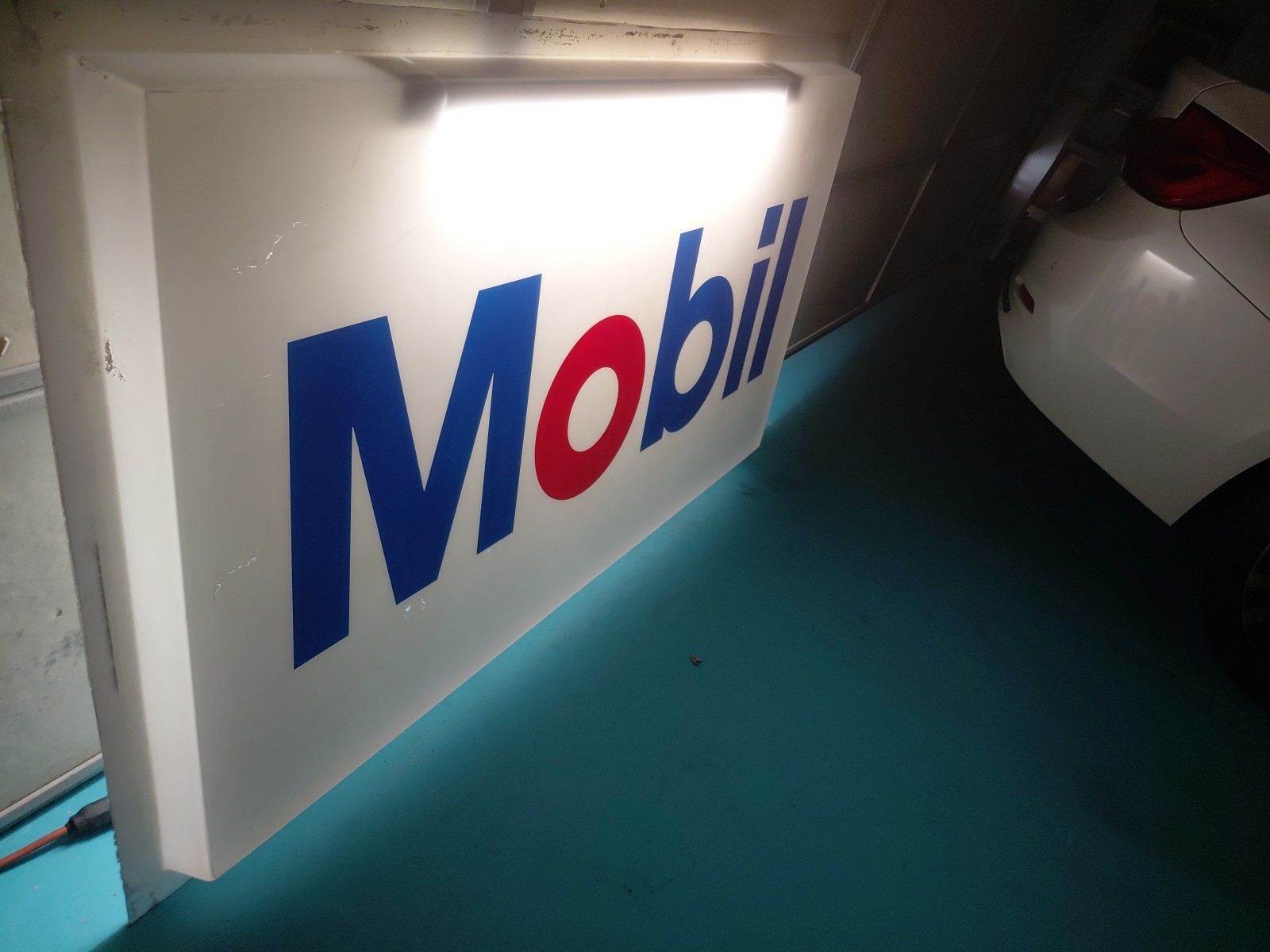 Vintage 80s Mobile Gastation Light-Up Sign 60x34in