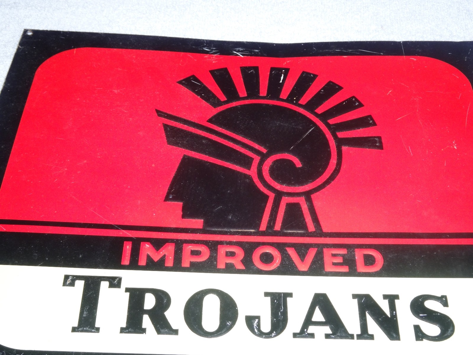 ANTIQUE ORIGINAL IMPROVED TROJANS MOTOR OIL W/ TROJAN 13.25″ METAL GASOLINE SIGN