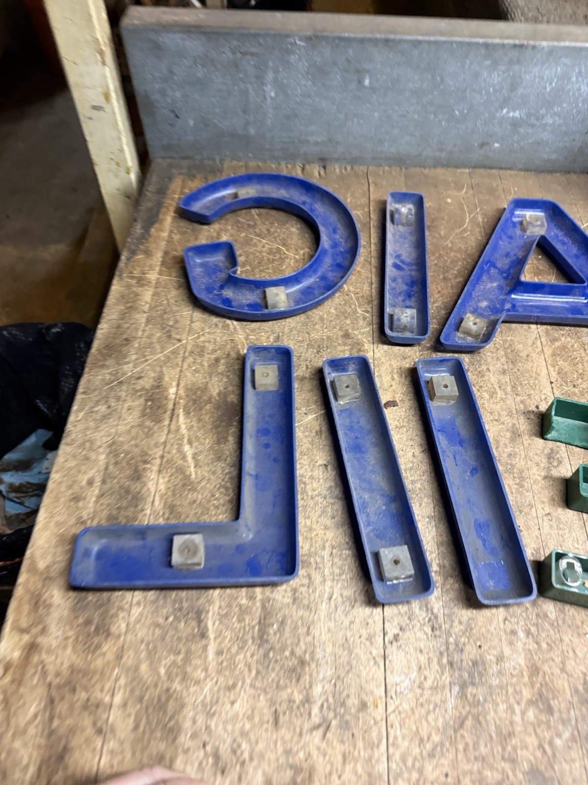 Vintage Mobil Or Gulf Garage Gas Oil Service Station Plastic Sign Letters USA