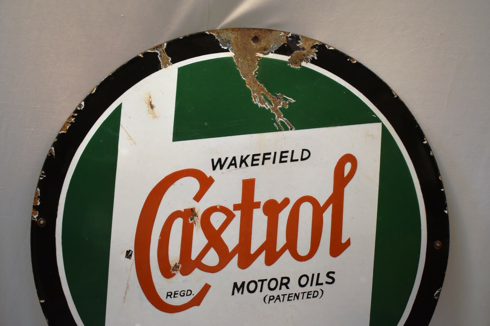 Vintage Castrol Wakefield Motor Oils Round Porcelain Enamel Sign 24″ Diameter ,