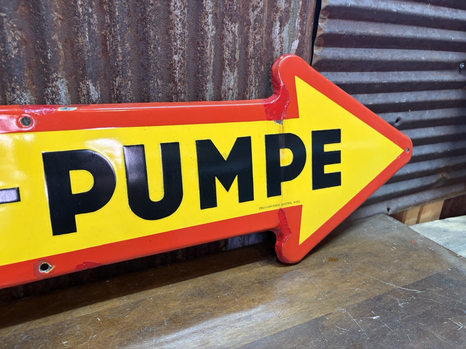 1950s SHELL GASOLINE ARROW POINTER PORCELAIN SIGN GAS PUMPS RARE AUSTRIAN