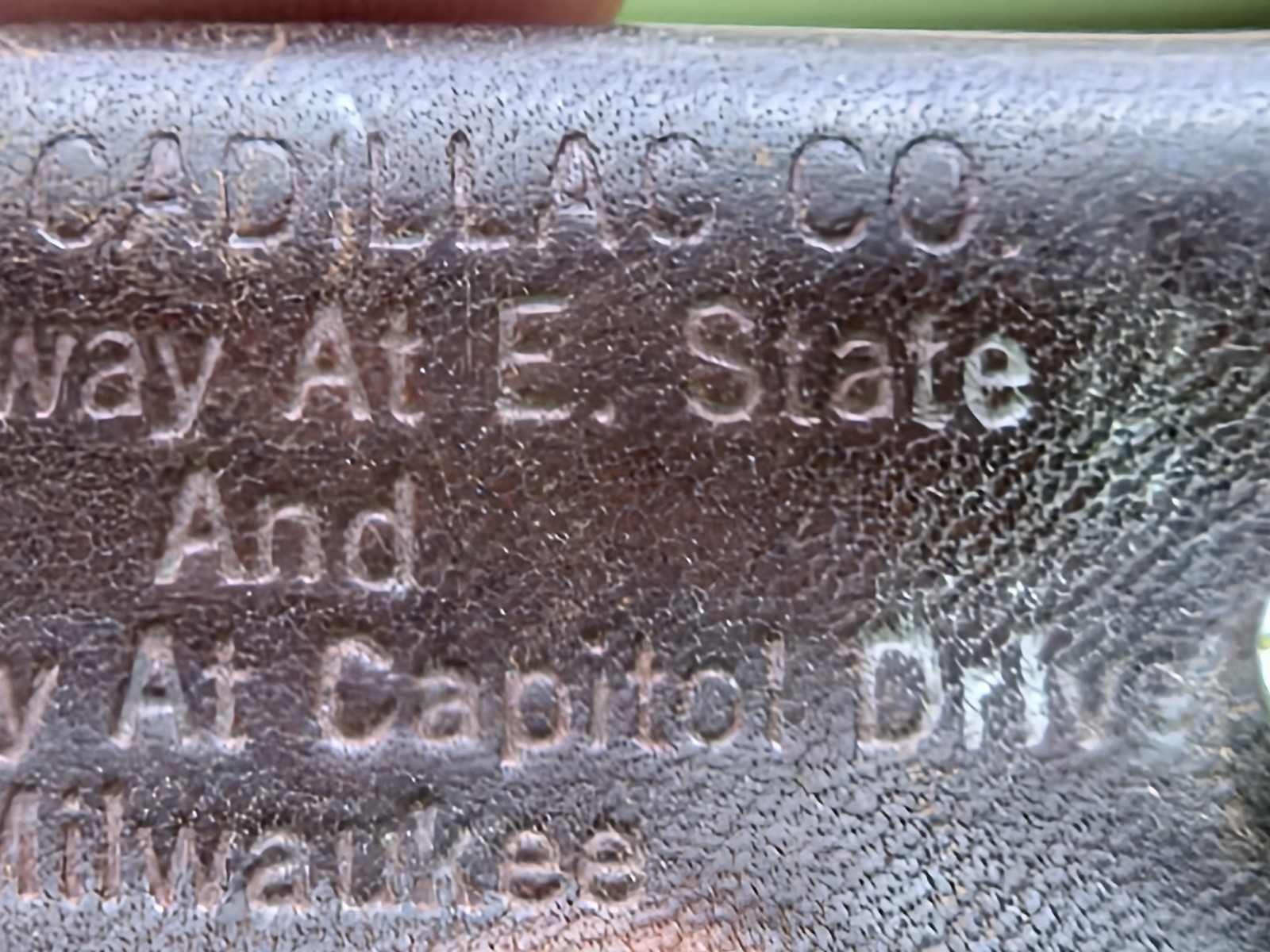 Vintage Kvam Cadillac Co. Leather Key Holder Milwaukee, WI – Large Brass Emblem