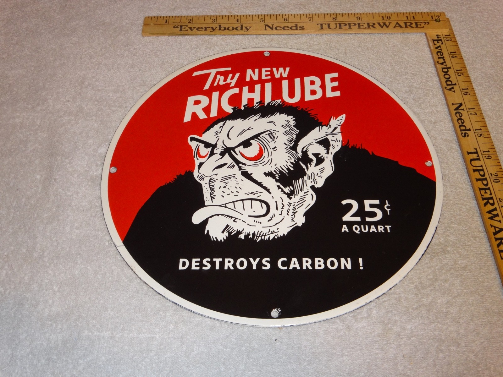 VINTAGE RICHLUBE MONKEY 25 c QUART APE 11 3/4″ PORCELAIN METAL GASOLINE OIL SIGN