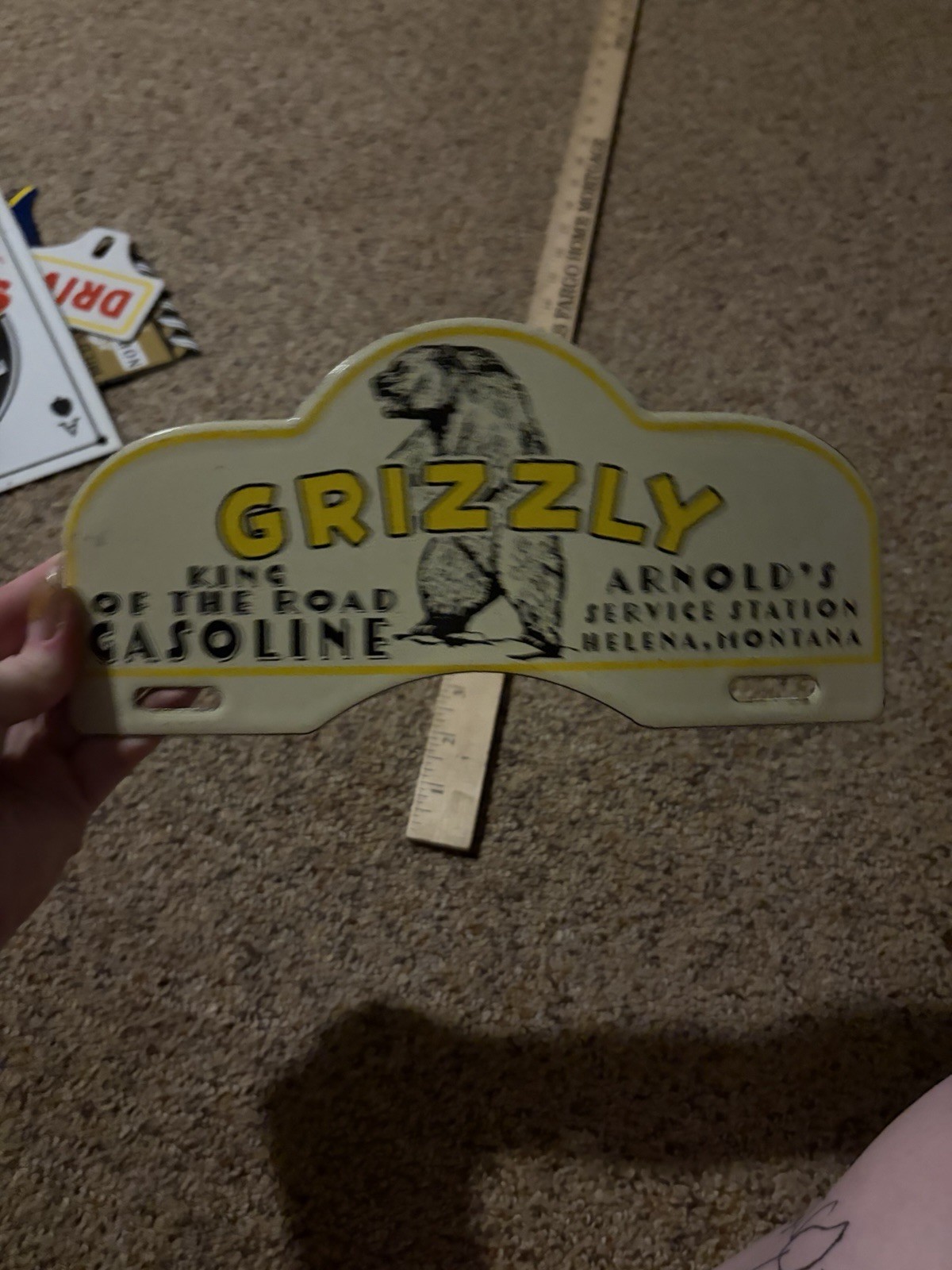 Porcelain Grizzly King Of The Road Gasoline Topper